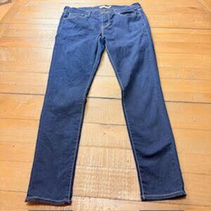 Levi’s Women’s 710 Super Skinny Jeans Size 31 Dark Wash Stretch Denim